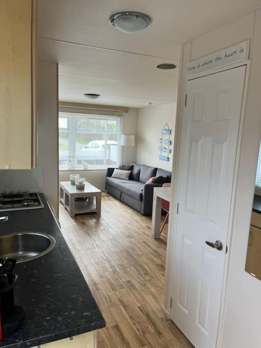 Chalet + Tiny House Nabij Strand Petten Bagian luar foto