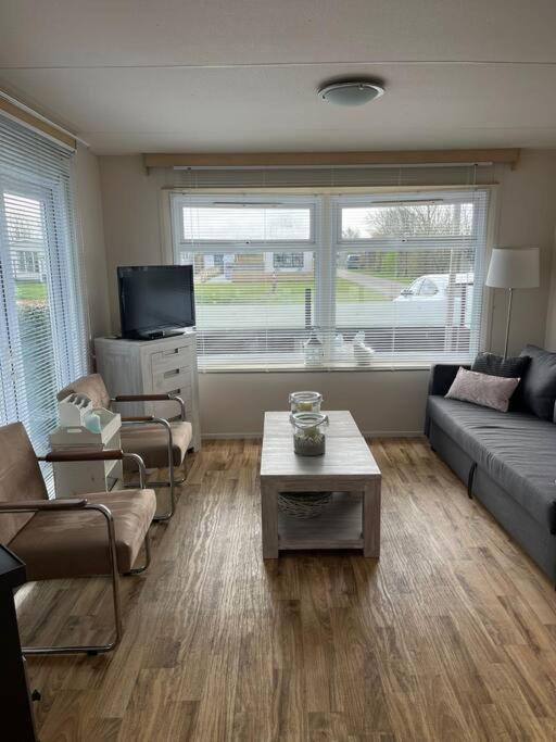 Chalet + Tiny House Nabij Strand Petten Bagian luar foto