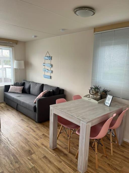 Chalet + Tiny House Nabij Strand Petten Bagian luar foto