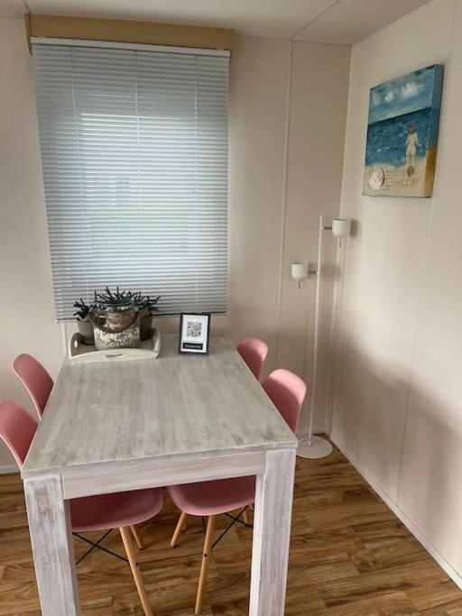 Chalet + Tiny House Nabij Strand Petten Bagian luar foto