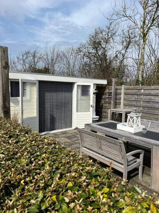 Chalet + Tiny House Nabij Strand Petten Bagian luar foto
