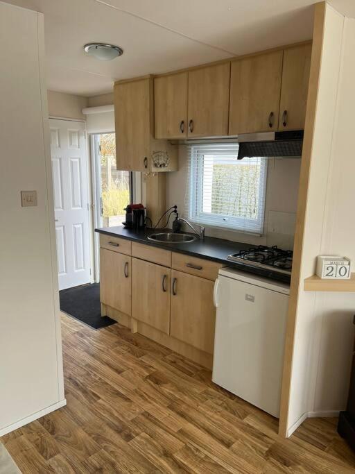 Chalet + Tiny House Nabij Strand Petten Bagian luar foto